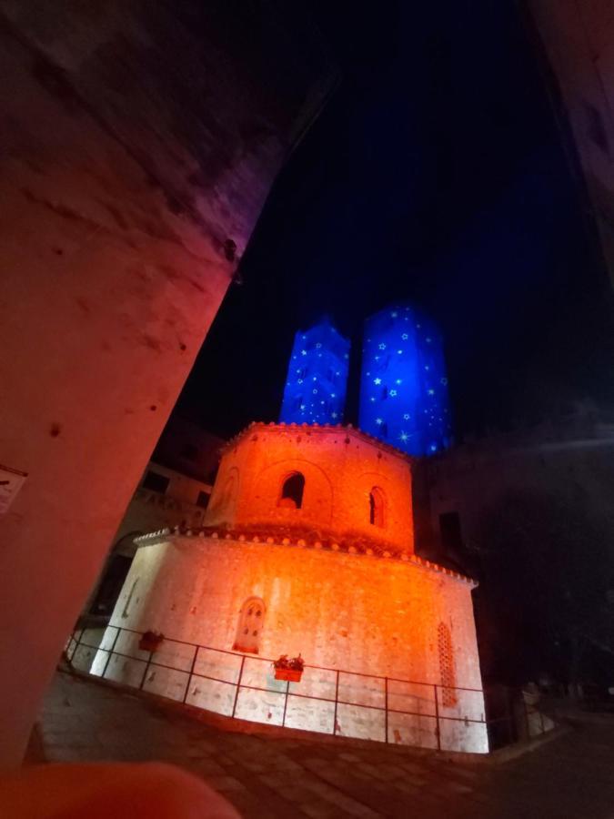 Mae Albenga Suites Buitenkant foto