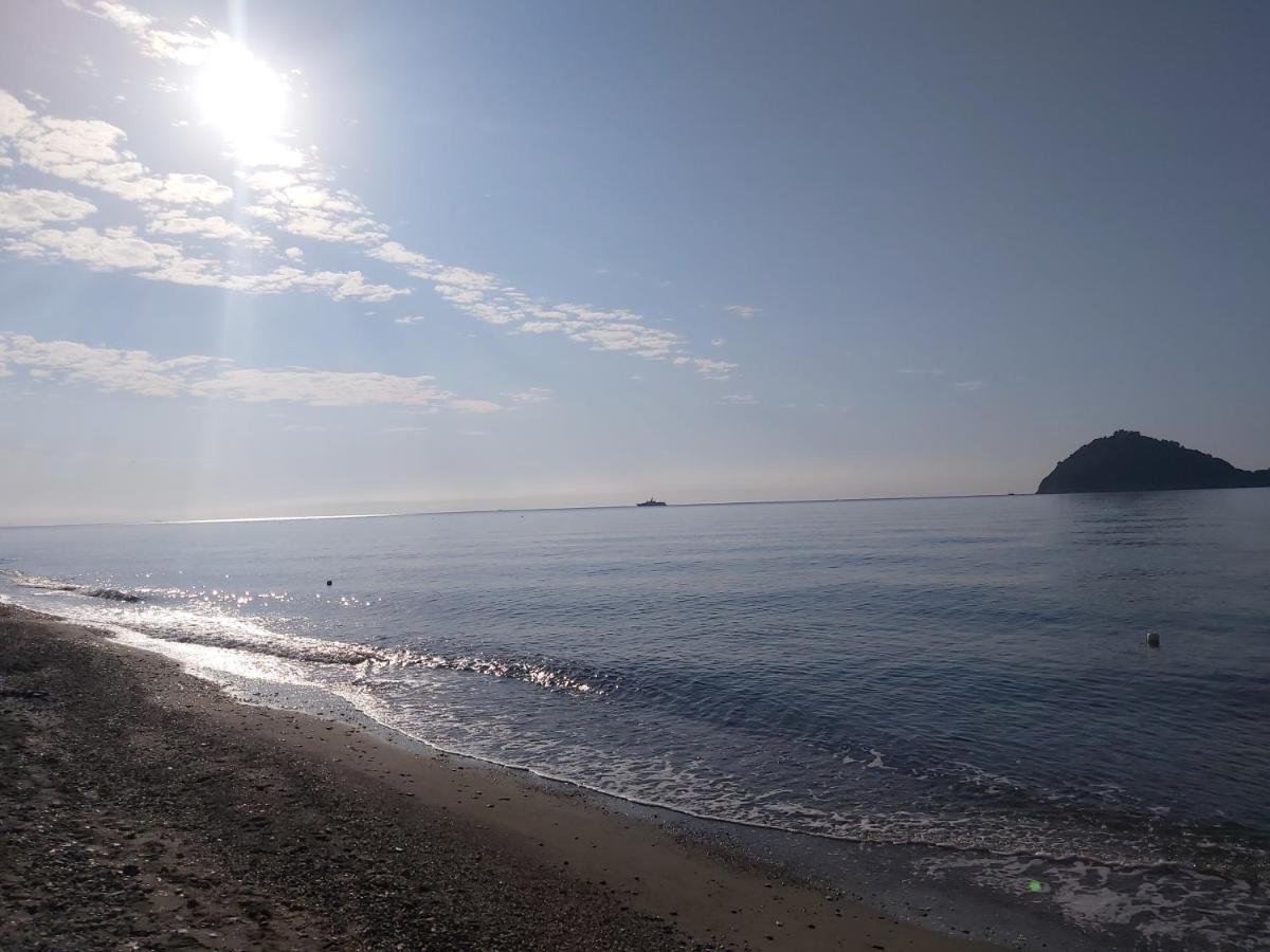 Mae Albenga Suites Buitenkant foto