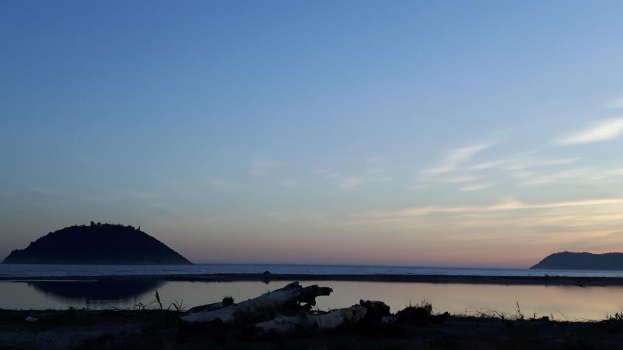 Mae Albenga Suites Buitenkant foto